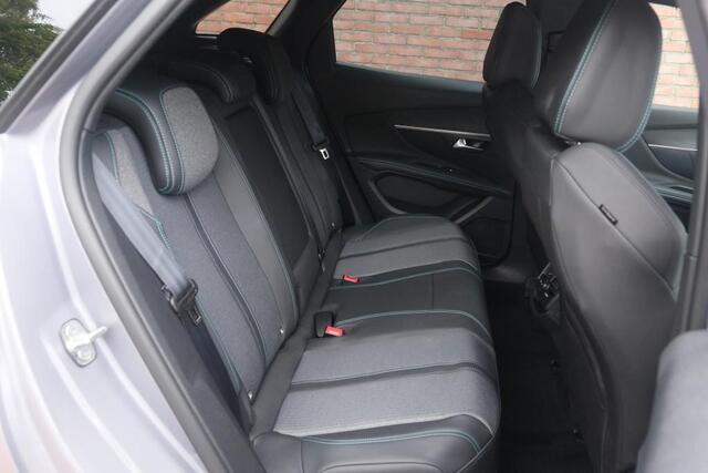 Peugeot 3008 1.6 Plug-in HYbrid 180pk EAT8 Allure Pack Business | Navi | App Connect | Adaptive Cruise | Climate | Keyless | Camera | Blind Spot