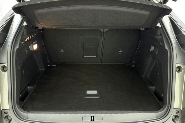 Peugeot 3008 1.2 PureTech Blue Lease Premium 130 PK | Handgeschakeld | Camera | Start/stop | Parkeersensor | Elektrisch bedienbare achterklep | Mirror Screen | 1e eigenaar