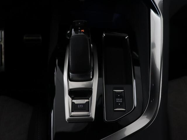 Peugeot 3008 1.6 HYbrid 225 GT Line | Panoramadak | Leder/Alcantara | Stoelverwarming | Camera | Carplay | Adaptive cruise | Navigatie | Keyless | Full LED | 19'' | Sfeerverlichting | PHEV | Plug In