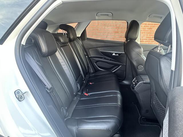 Peugeot 3008 1.2 PureTech Allure 130PK Automaat Leder Carplay