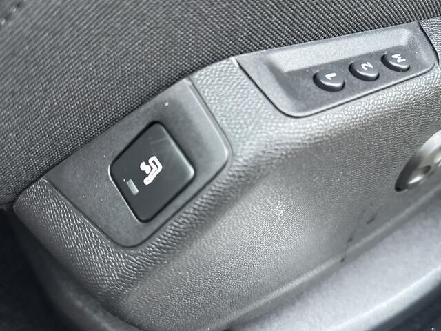 Peugeot 3008 1.6 HYbrid GT Pack Business 225PK SOH 95% Luxe Leder Panorama Sc