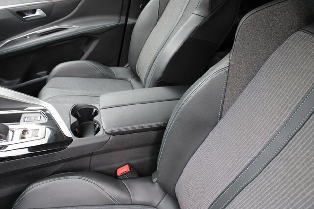 Peugeot 3008 1.6 HYbrid Allure