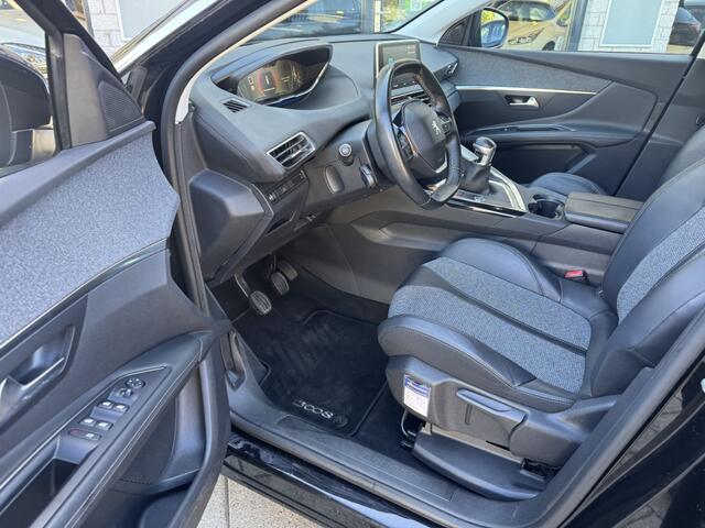 Peugeot 3008 1.2 PureT. Navi Camera Nieuwe motor 0KM OUD !