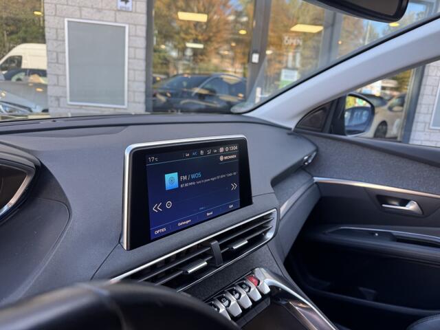 Peugeot 3008 1.2 PureT. Navi Camera Nieuwe motor 0KM OUD !