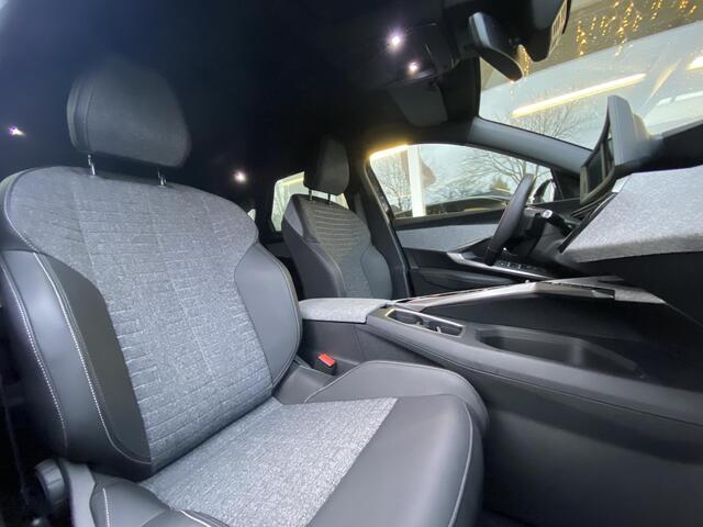 Peugeot 3008 1.2 Hybrid 145 Allure | 19'' velgen | Apple CarPlay/Android Auto | Achteruitrijcamera | Keyless | Climate | LED koplampen