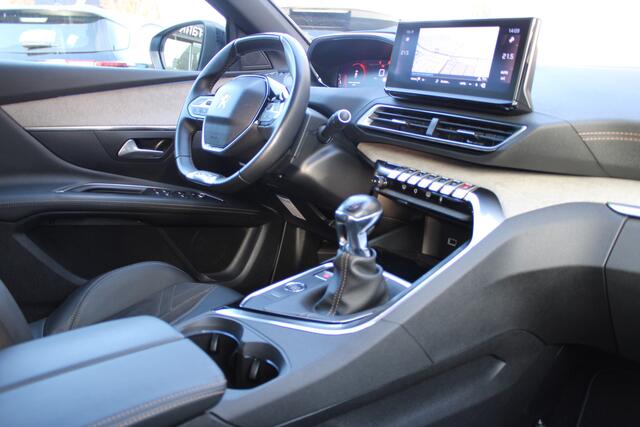 Peugeot 3008 1.2 PureTech GT Trekhaak | Navigatie | Adaptieve cruise