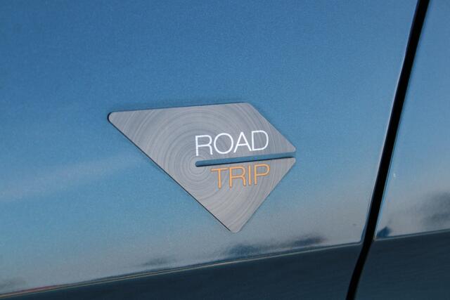 Peugeot 3008 1.2 PureTech Road Trip | Incl. 12 maanden garantie | Cruise control | Climate control | Apple carplay/Android auto | Parkeercamera | Navigatie | DAB radio | Stoelverwarming |