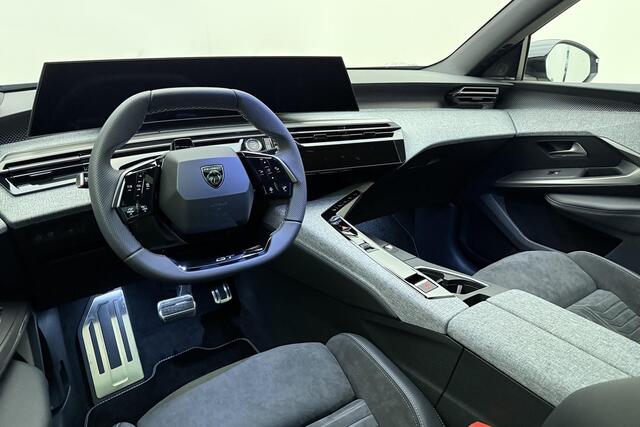 Peugeot 3008 e-3008 GT Long Range 230 97 kWh 230 Pk | OP VOORRAAD | UNIEK | WLTP 680 Actieradius | Trekhaak | Panoramisch Schuif/Kantel Dak | Alcantara Executive Interior