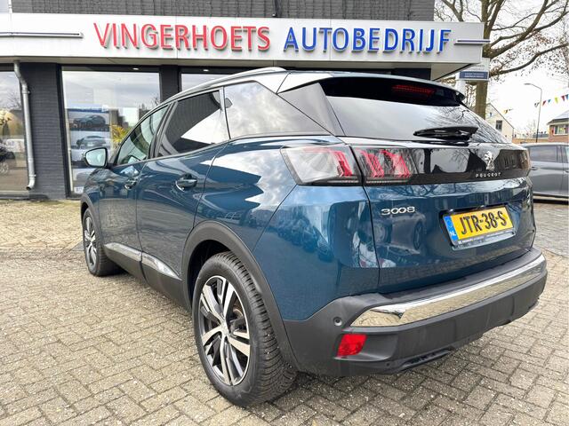 Peugeot 3008 130 Pk. * Automaat * Benzine Allure * Navigatie * 1/2 Lederen Interieur * Adpative Cruise Control * Achteruitrij Parkeer Camera * L.M.Velgen * Vingerhoets; Vierde Generatie Eersteklas Service. Al meer dan 100 jaar een begrip in de Brabantse Kempen.
