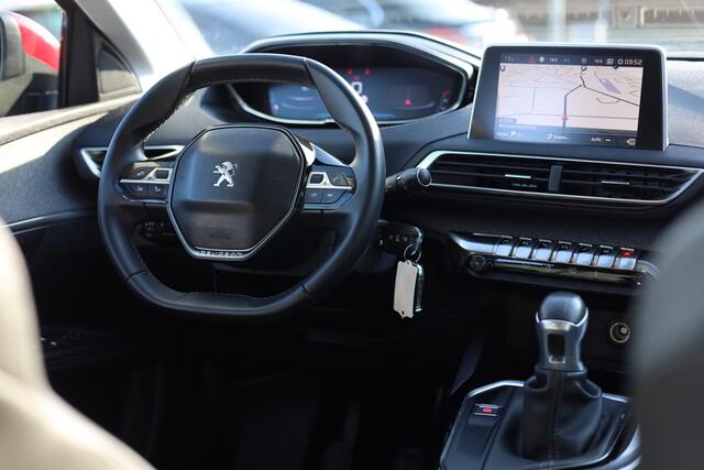 Peugeot 3008 1.2 PURETECH ALLURE | NAVI | CARPLAY | TREKHAAK