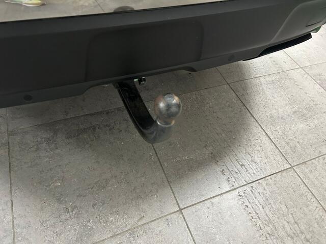 Peugeot 3008 1.2 PureT. Première | Trekhaak | Panoramadak | Camera