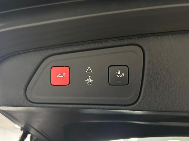 Peugeot 3008 1.2 PureT. Première | Trekhaak | Panoramadak | Camera