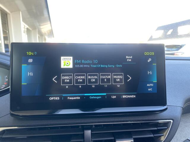 Peugeot 3008 1.6 HYbrid4 300 GT | Automaat | Achteruitrij camera | Apple carplay | Voorstoelen verwarmd | Navigatie systeem full map | Schuif/Kantel dak