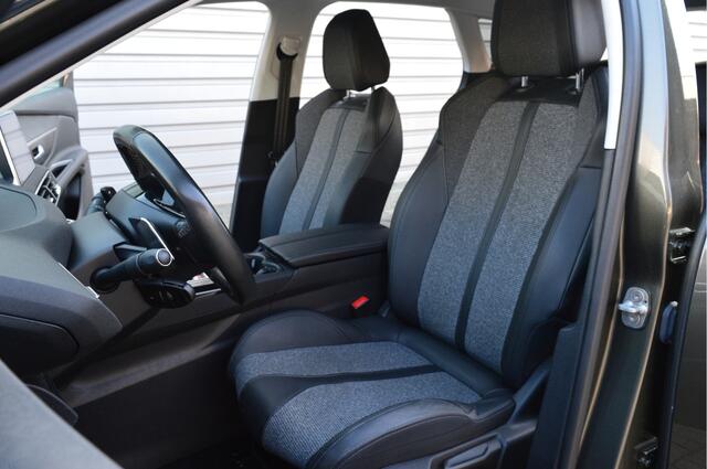 Peugeot 3008 1.6 PureTech Blue Lease Premium O.a: Navi, Clima, Cruise, Keyless, Carplay, Etc. All-in prijs!