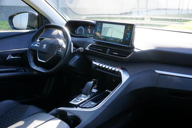 Peugeot 3008 1.6 HYbrid 225 Road Trip BTW auto |1e eigenaar |Topstaat |Stoelverwarming |LED koplampen |Cruise |Navi |Clima |Parkeersensoren |Carplay |Standkachel