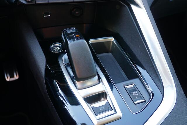 Peugeot 3008 1.6 HYbrid 225 Road Trip BTW auto |1e eigenaar |Topstaat |Stoelverwarming |LED koplampen |Cruise |Navi |Clima |Parkeersensoren |Carplay |Standkachel