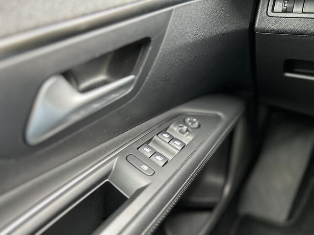 Peugeot 3008 1.2 PureTech Blue Lease Premium | Automaat | Dealer Onderhouden | Trekhaak | Carplay | Navigatie |