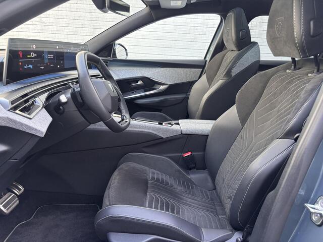 Peugeot 3008 e-3008 GT 73kWh 210pk | FISCAAL AANTREKKELIJK! | TREKHAAK | ALCANTARA | FOCAL HIFI | SCHUIF/KANTELDAK | WARMTEPOMP