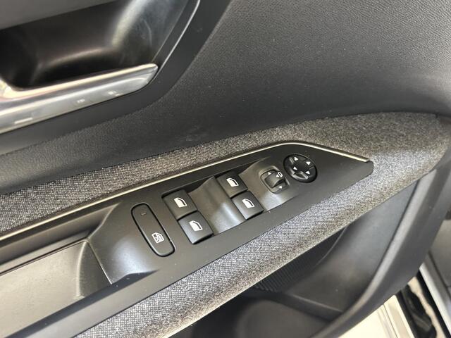 Peugeot 3008 1.2 PureTech Active Navigatie | Android auto / Apple carplay | Parkeersensoren achter