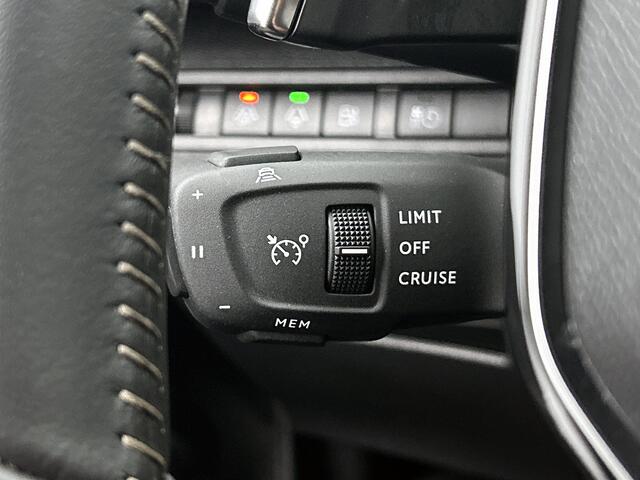 Peugeot 3008 Plug-in Hybrid 180 pk Allure | Rijklaar | Adaptive cc |