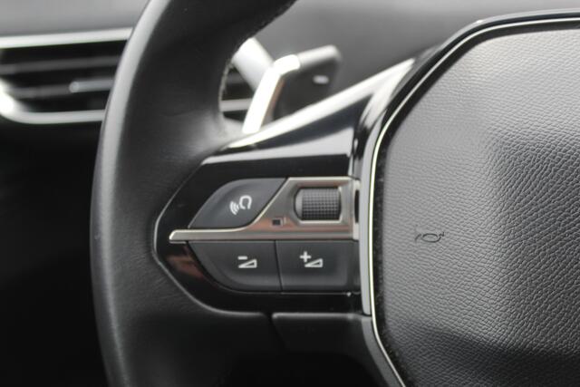 Peugeot 3008 1.2 PureTech Allure Automaat/Afneembare trekhaak/360 graden camera/Stoelverwarming/Bestuurderstoel met geheugen/Apple carplay/Cruise control/Navigatie/Climate control