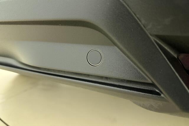 Peugeot 3008 1.2 Hybrid 145 Allure | Automaat | Achteruitrij camera | Apple carplay | Electronic climate controle | Parkeersensoren achter |