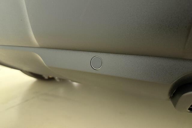 Peugeot 3008 1.5 BlueHDi Blue Lease Premium Diesel | Navigatie | Climate control | Keyless | Lichtmetalen velgen | Extra getint glas | Parkeersensoren