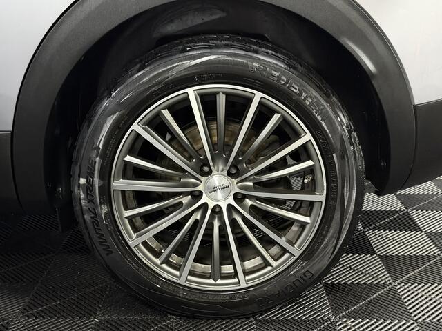 Peugeot 3008 1.2 PureTech Blue Lease Premium Half leder, Camera, Navi, Keyless start, Virtual desk, Cruise control, Lichtmetalen velgen, Apple carplay