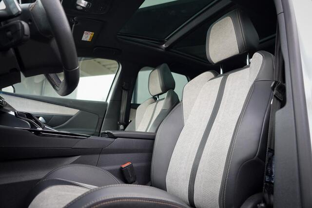 Peugeot 3008 1.6 HYbrid4 300 GT / Pano / Elek Klep / Carplay / Black Pack