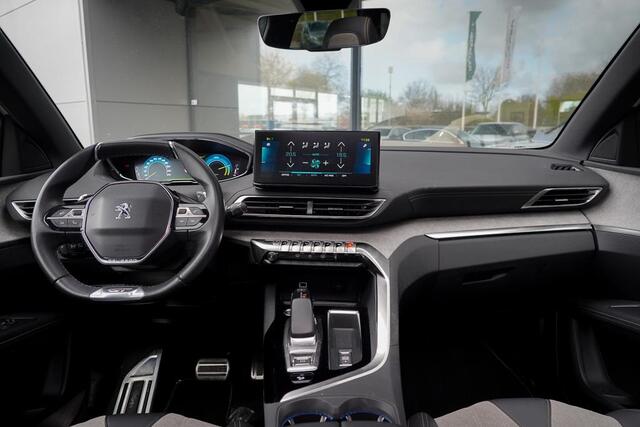Peugeot 3008 1.6 HYbrid4 300 GT / Pano / Elek Klep / Carplay / Black Pack