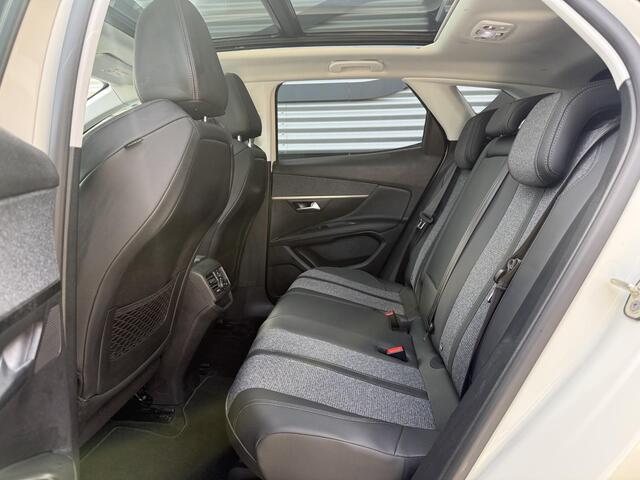 Peugeot 3008 1.2 PureTech Allure 2e Eigenaar|Navi|Pano|Camera|Trekhaak|Clima|Cruise|D-riem vv in 2024|N.A.P|APK tot 01-2028