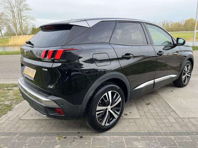 Peugeot 3008 1.2 PureTech Allure 130PK / Automaat / Stoelverw. / Apple Carplay - Android Auto / Blind spot warning / LMV /