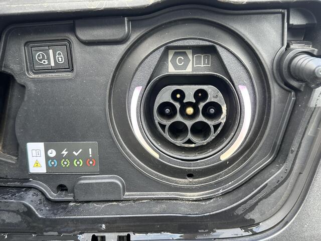 Peugeot 3008 1.6 HYbrid 225 GT Pack Business PANO | BLACK PACK | CAMERA | CRUISE CONTROL ADAPTIEF DODE HOEK SENSOR | ELEK. ACHTERKLEP | STOELVERWARMING| FOCAL AUDIO|