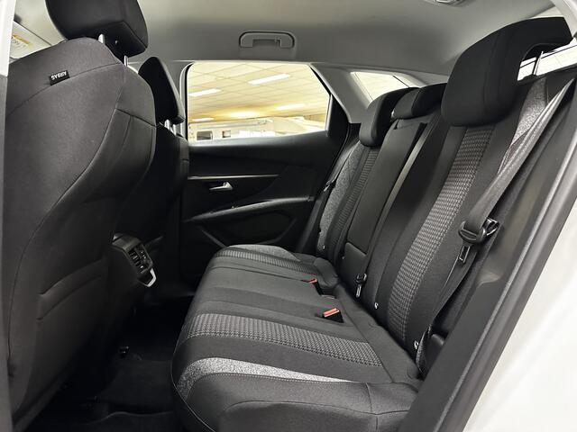 Peugeot 3008 1.2 PureTech Access /D-Riem Verv. 81.000KM! /Trekhaak! /Apple + Android /DAB+! /Navi /Climat /Cruise /Elek. pakket /Stoelverw. /Regensensor /Multi. LEDER Stuur /Isofix /Armsteun /17"LMV /LED Dagrijverl. /PDC.