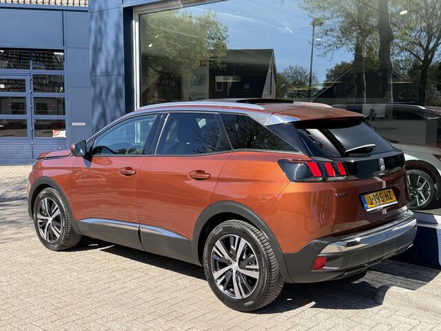 Peugeot 3008 1.2 Turbo 130PK Allure Automaat | Lage Km stand: 47800 | Panorama Schuif-Kanteldak | Afneembare Trekhaak | All Season Banden | LED Verlichting | Navigatie | Stoelverwarming | Dakrails |