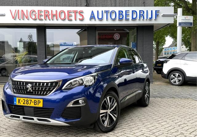 Peugeot 3008 Benzine 130 Pk Luxe Allure * Trekhaak * 1/2 Lederen Interieur * L.M. Velgen & Michelin banden * Stoelverwarming * Parkeersensoren voor- en achterzijde * Vingerhoets; Vierde Generatie Eersteklas Service. Al meer dan 100 jaar een begrip in de Brabantse Kemp