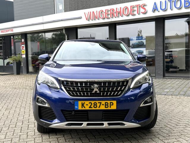 Peugeot 3008 Benzine 130 Pk Luxe Allure * Trekhaak * 1/2 Lederen Interieur * L.M. Velgen & Michelin banden * Stoelverwarming * Parkeersensoren voor- en achterzijde * Vingerhoets; Vierde Generatie Eersteklas Service. Al meer dan 100 jaar een begrip in de Brabantse Kemp