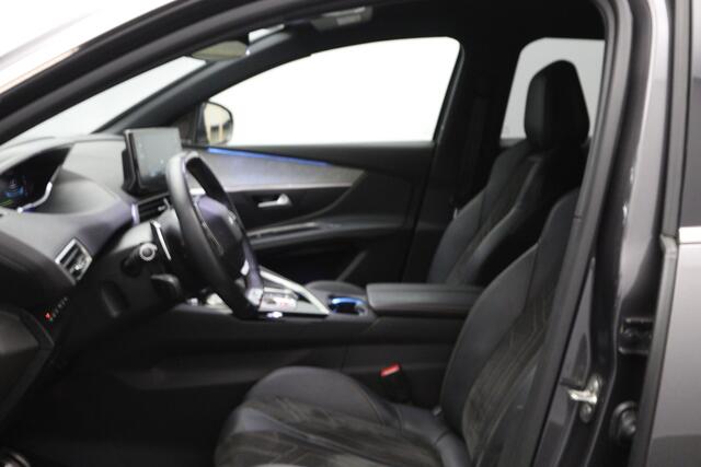 Peugeot 3008 1.6 HYbrid 225 GT, Focal Sound, 19" LM, LED, Camera