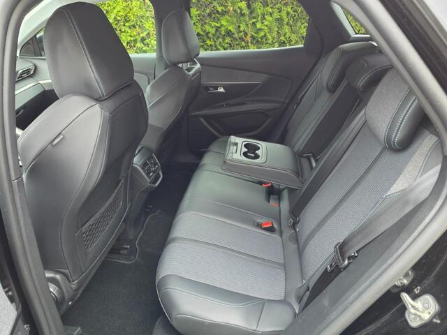Peugeot 3008 1.2 Allure Trekhaak 4-seizoenenbanden