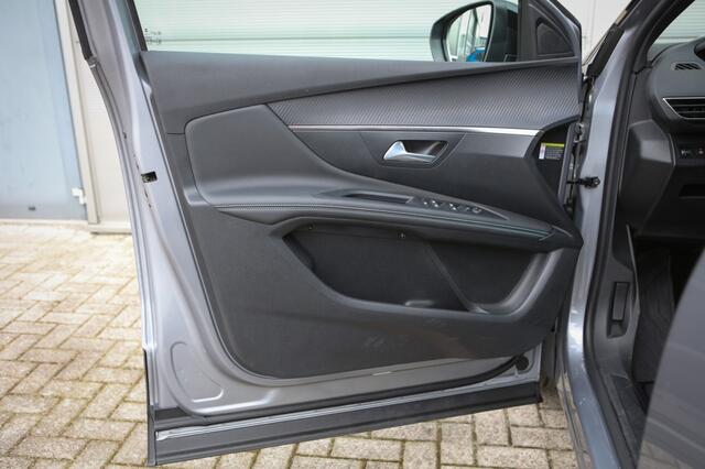 Peugeot 3008 Hybrid | BTW | 180 PK | Adaptieve Cruise Control | Navigatie |