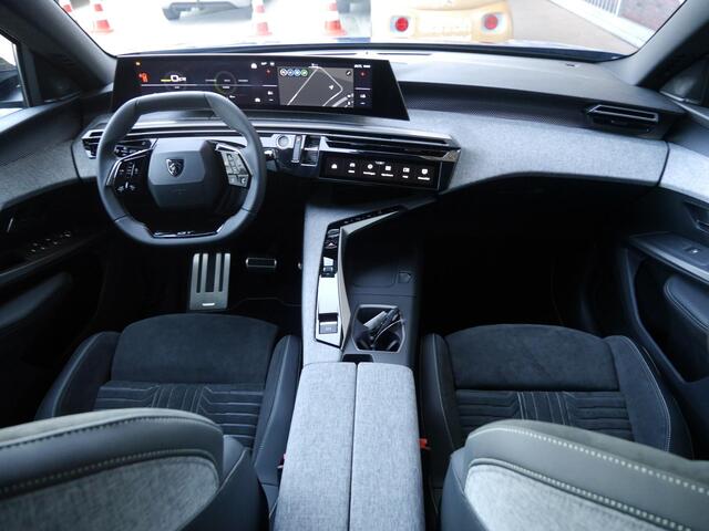 Peugeot 3008 e-3008 Launch Edition 325 Dual Motor 73 kWh | 325PK | 4WD | 1350KG Trekgewicht | Panorama dak | Alcantara pakket | 360 ° Camera | FOCAL Hi-Fi | ACC | Matrix LED | Stoelverwarming | Navigatie | Advanced driversystem
