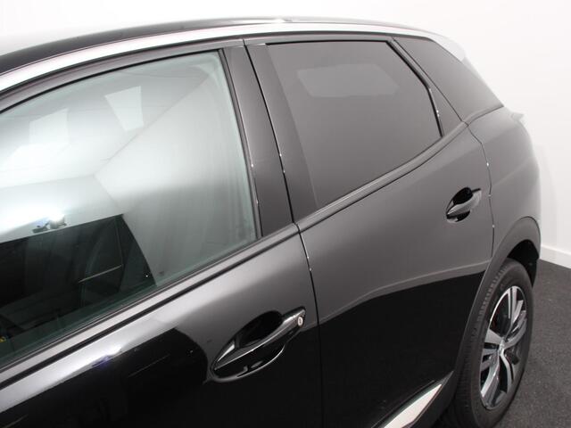 Peugeot 3008 1.2 110pk Turbo Automaat Allure Climate control Adaptive cruise control Achteruitrijd camera Parkeersensoren Verwarmde voorstoelen LED Navigatie Apple Carplay/ Android Auto
