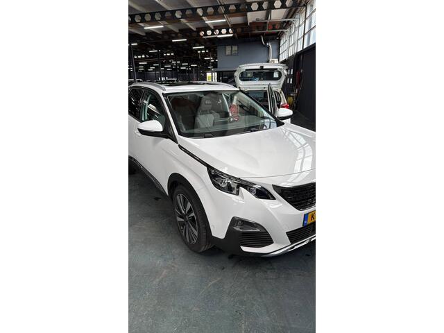 Peugeot 3008 BWJ 2021 | 1.2T 131PK Premium Av. AUTOMAAT | TREKHAAK | PANO SCHUIFDAK | 19'' LMV | CARPLAY | NAVI | CLIMA | AGR | LEDER/STOF | PDC | STOELVERW |