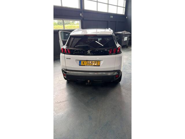 Peugeot 3008 BWJ 2021 | 1.2T 131PK Premium Av. AUTOMAAT | TREKHAAK | PANO SCHUIFDAK | 19'' LMV | CARPLAY | NAVI | CLIMA | AGR | LEDER/STOF | PDC | STOELVERW |