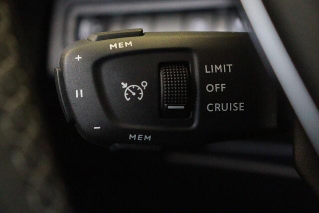 Peugeot 3008 1.6 HYbrid4 300 Allure | NAVI / APPCONNECT | CLIMA | CAMERA + PDC | CRUISE | LANE-ASSIST / WARNING |