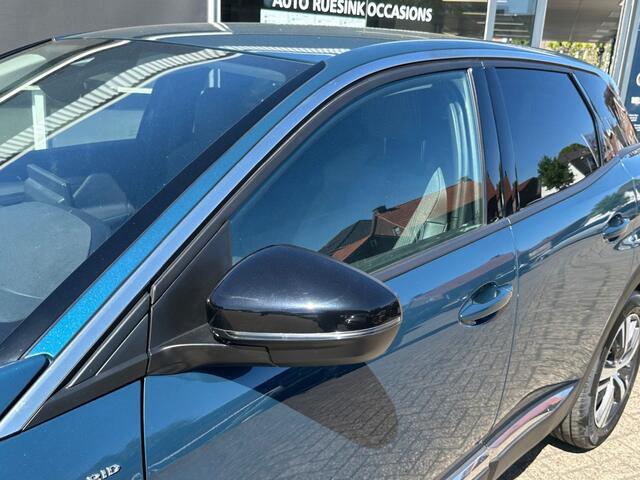 Peugeot 3008 1.6 HYBRID ALLURE