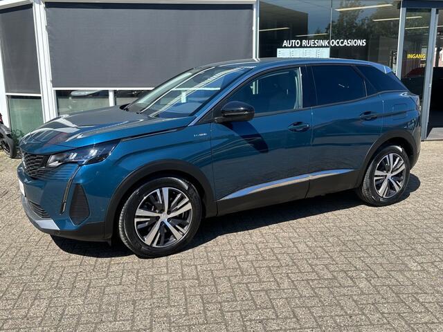 Peugeot 3008 1.6 HYBRID ALLURE