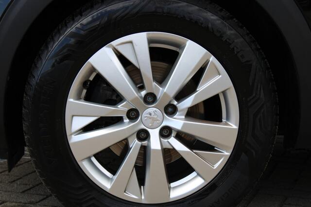 Peugeot 3008 1.2 PURETECH Blue Lease Navi Camera CruiseenClimate trekhaak LM