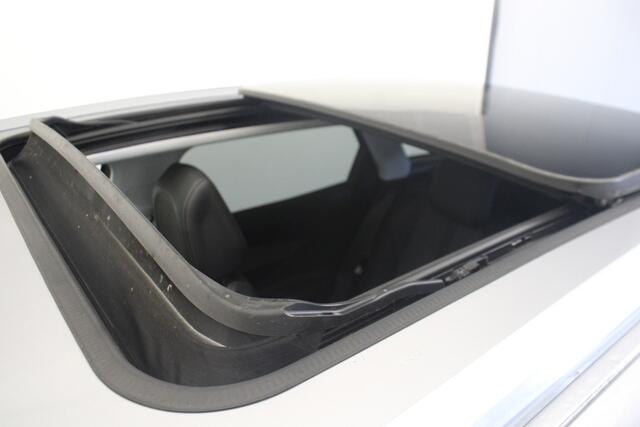 Peugeot 3008 1.2 PureTech Blue Lease Premium Avantage |Pano|Stoelverw.|