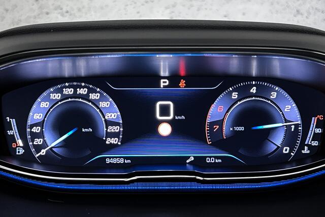 Peugeot 3008 1.2 Allure | Camera | Stoelverwarming | Parkeersensoren | Cruise control